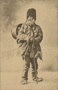 "Kjedelflikker", tater, sigøjner. Fra gammelt tysk postkort ca. 1900.